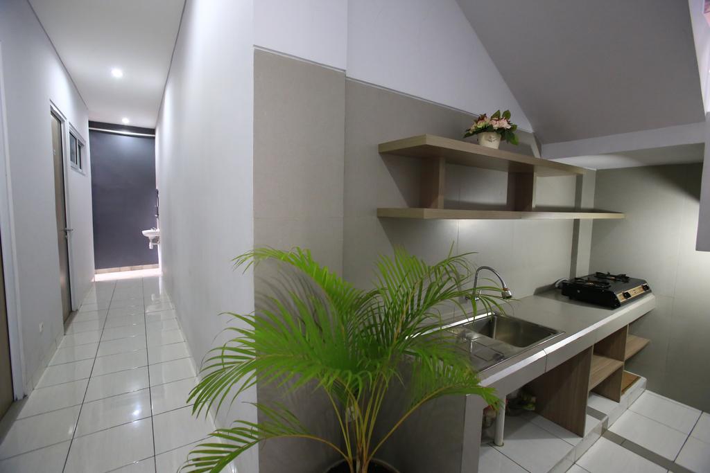 Reddoorz @ Karet Pedurenan 2 Jakarta Eksteriør billede