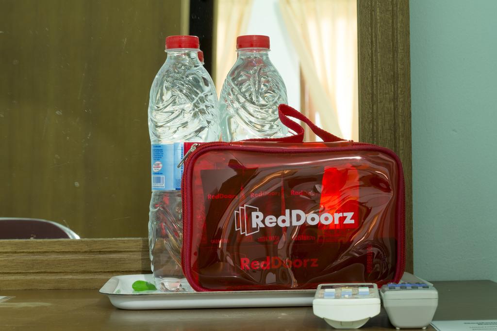 Reddoorz @ Karet Pedurenan 2 Jakarta Eksteriør billede