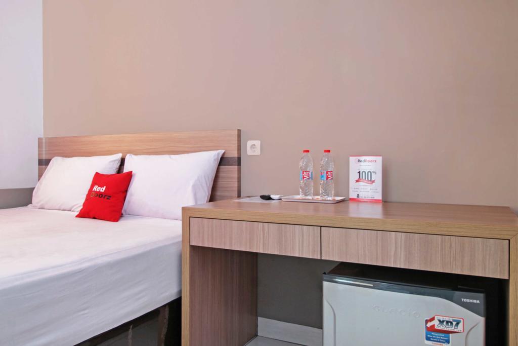 Reddoorz @ Karet Pedurenan 2 Jakarta Eksteriør billede